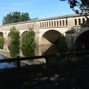 Het Pont-Canal aquaduct bij Béziers waar het Canal du Midi over de Orb gaat
