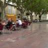  Op het plein naast de kerk in Capestang